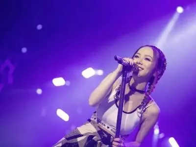 11年歌手生涯成“泡沫”，“邓紫棋”艺名被经纪公司注册为商标